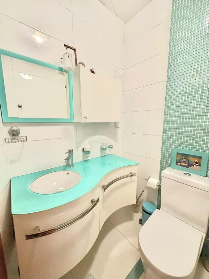 London Charm - Stylish Room In Spacious Home エクステリア 写真